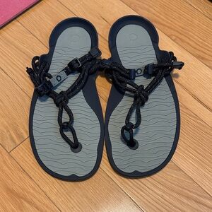 Xero Aqua Cloud Black and Gray Sandals (M10)